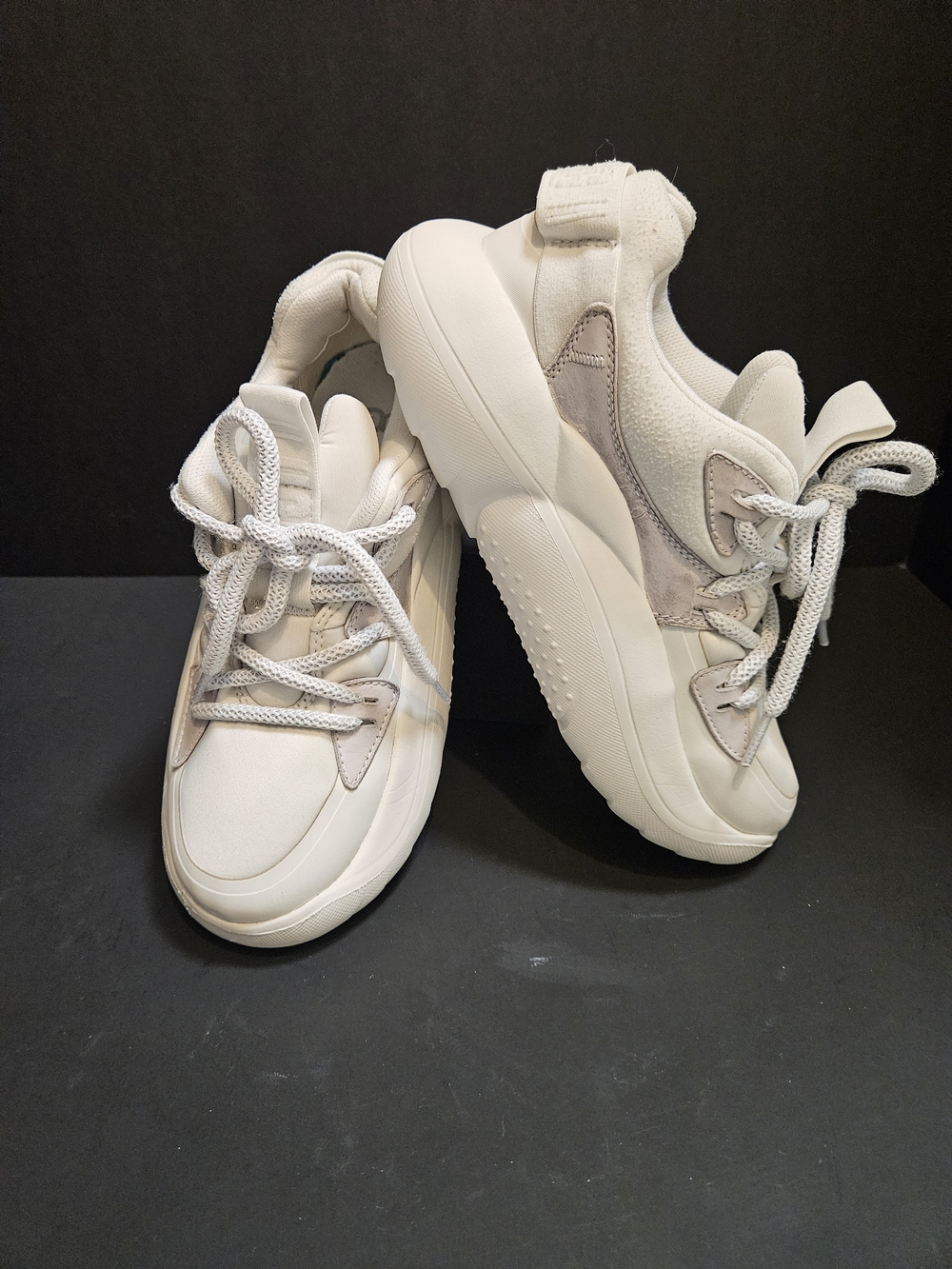 UGG LA Cloud Lace Sneakers Women's Lightweight Platform Shoes White Grey Sz 7 - Picture 10 of 17